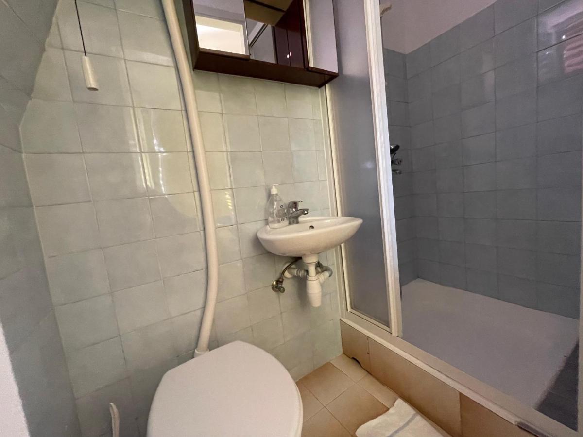 Hvar Guesthouse - Double Bedroom With Private Bathroom Jelsa  Bagian luar foto