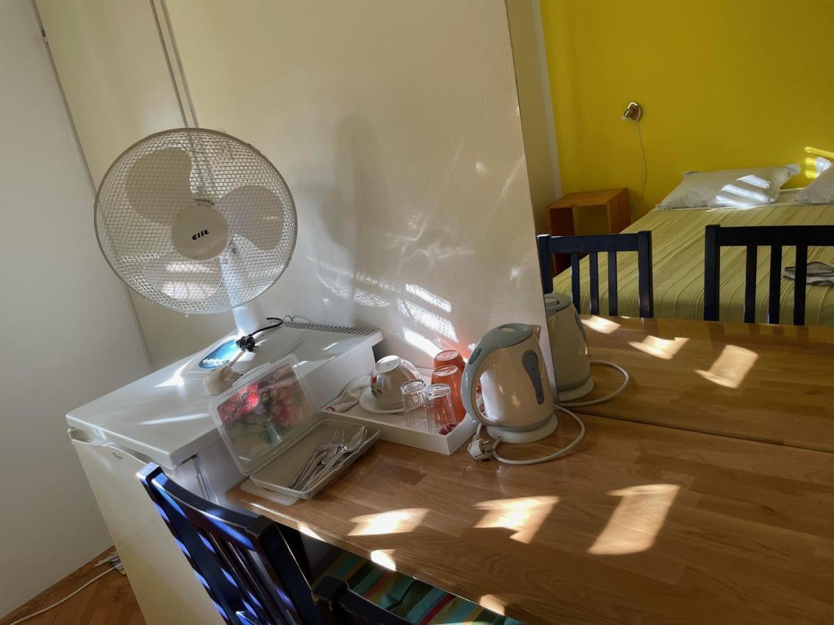 Hvar Guesthouse - Double Bedroom With Private Bathroom Jelsa  Bagian luar foto