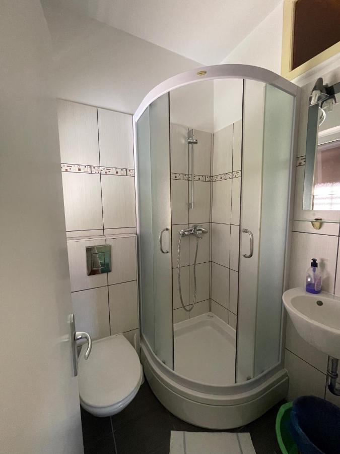 Hvar Guesthouse - Double Bedroom With Private Bathroom Jelsa  Bagian luar foto