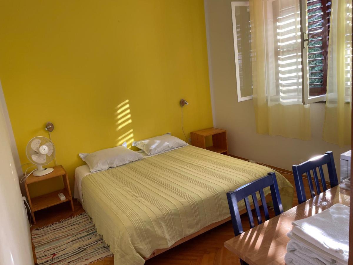 Hvar Guesthouse - Double Bedroom With Private Bathroom Jelsa  Bagian luar foto