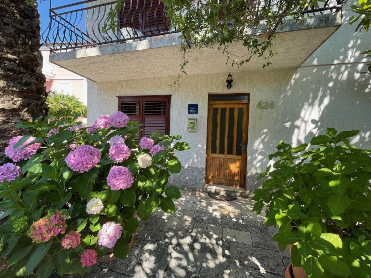 Hvar Guesthouse - Double Bedroom With Private Bathroom Jelsa  Bagian luar foto